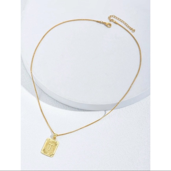 Gold Plated Letter “T” Initial Engraved Charm Tag Box Chain Necklace - Picture 3 of 3